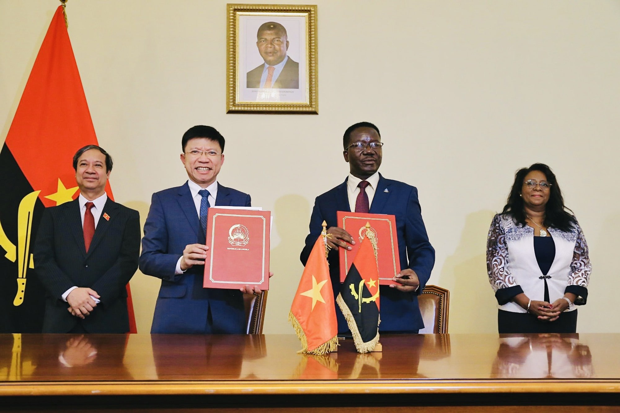Đẩy mạnh quan hệ đoàn kết, hữu nghị, hợp tác giữa 2 nước Việt Nam-Angola